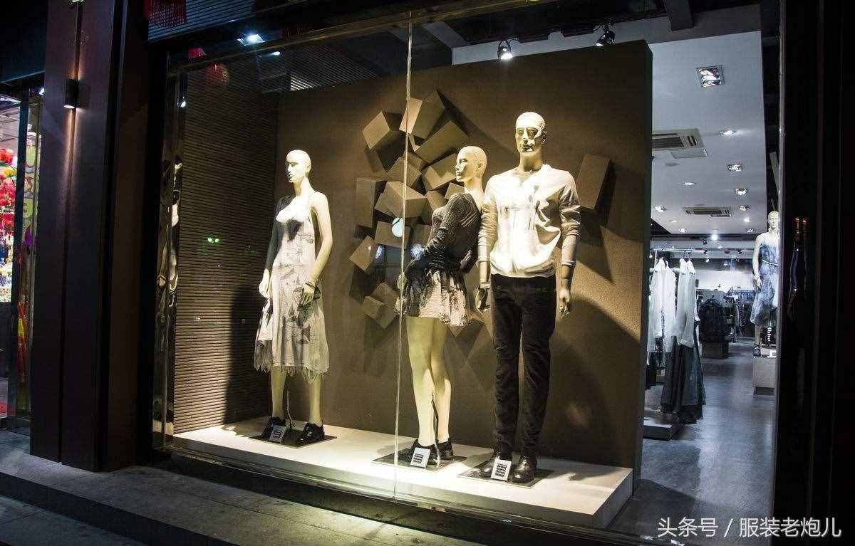 如何开一家服装店（服装小白如何正确的开一家服装店）